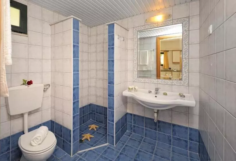 Superior studio with garden view, Kristalli Hotel Apartments