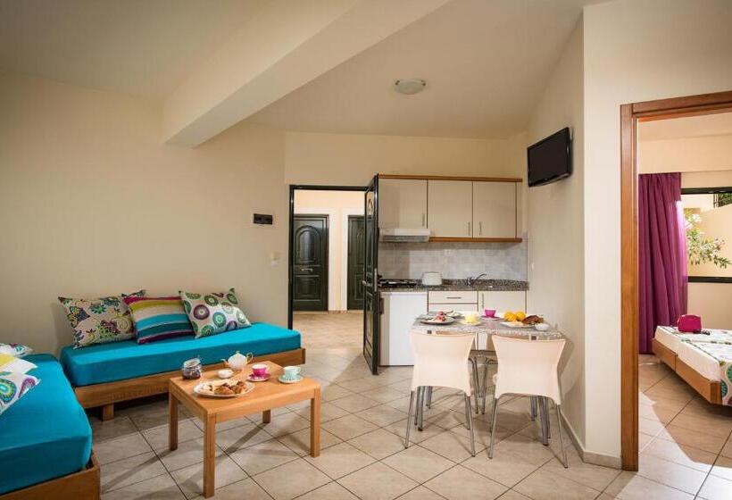 Апартаменты Superior 1 Спальня Вид на Бассейн, Kristalli Hotel Apartments