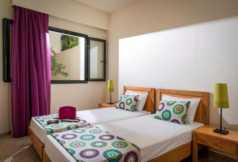 آپارتمان سوپریور 1 خوابه با چشم‌انداز استخر, Kristalli Hotel Apartments