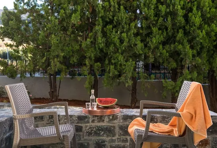 استودیوی استاندارد, Kristalli Hotel Apartments