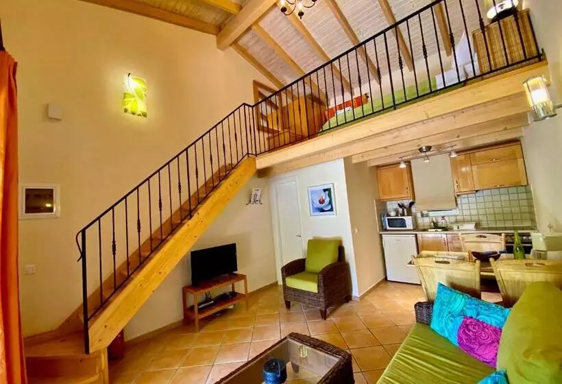 スタンダードスタジオ, La Riviera Barbati Seaside Apartments & Villas