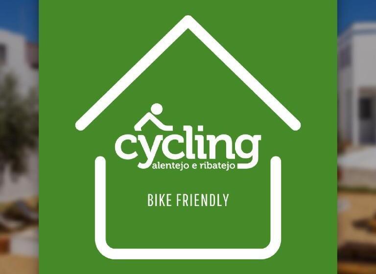 غرفة عائلية, A Casa Da Cerca