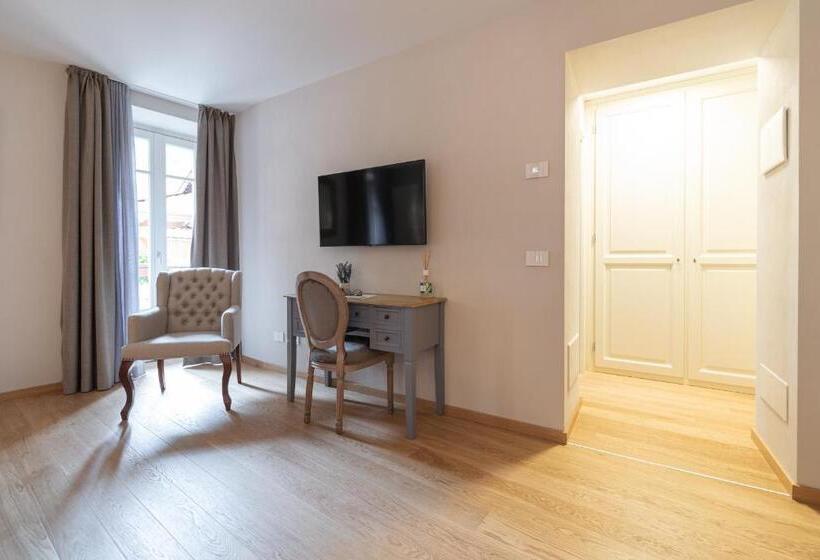 اتاق لوکس با چشم‌انداز باغ, Antico Borgo B&b
