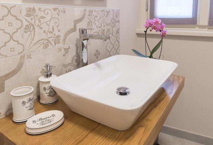 اتاق سوپریور با بالکن, Antico Borgo B&b