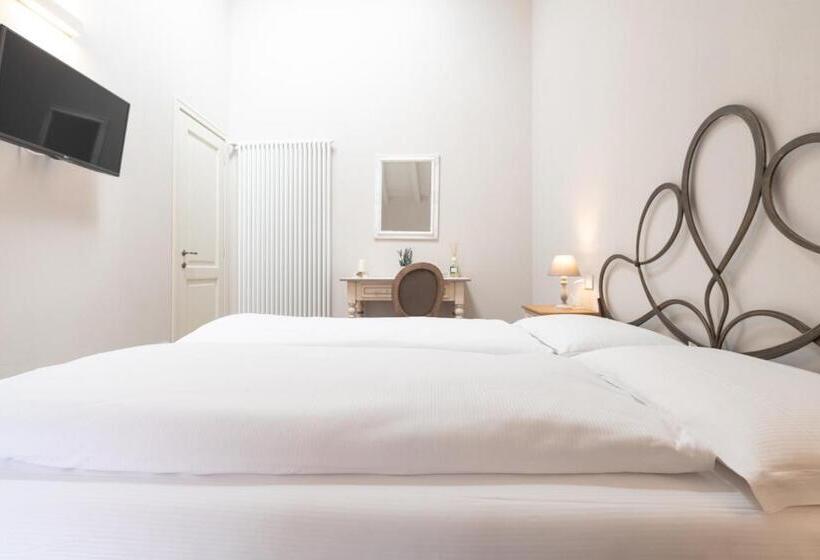 带露台的套间, Antico Borgo B&b