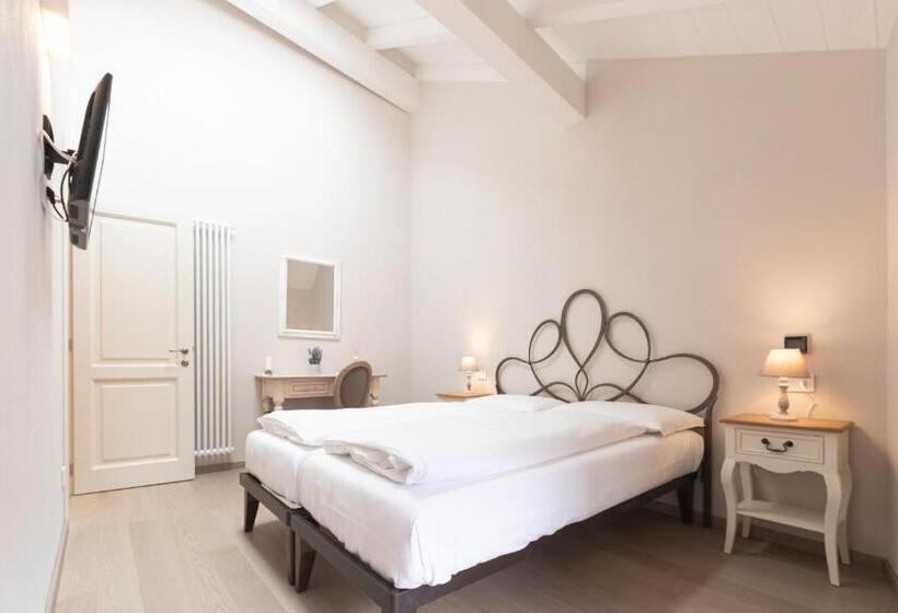 带露台的套间, Antico Borgo B&b