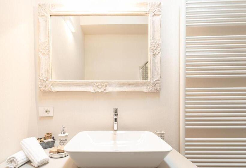 带露台的套间, Antico Borgo B&b
