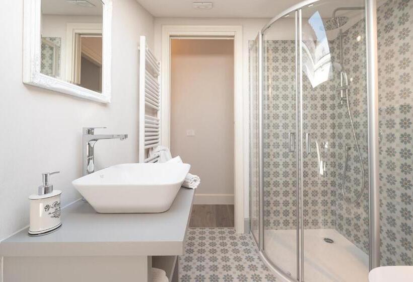 小型套房带阳台, Antico Borgo B&b