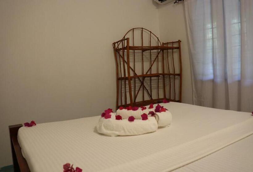 غرفة قياسية مطلّة علي حمام السباحة, Sky & Sand Zanzibar