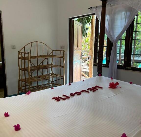 Номер Стандарт Вид на Бассейн, Sky & Sand Zanzibar