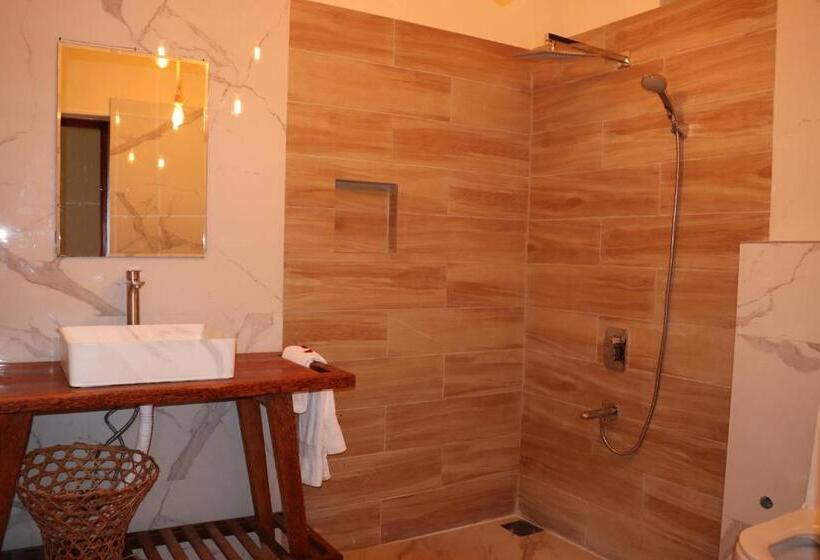 غرفة ديلوكس مطلّة علي البحر, Sky & Sand Zanzibar