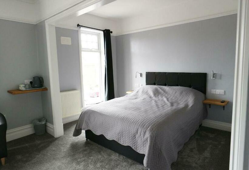 디럭스 룸, Number 33 Room Only