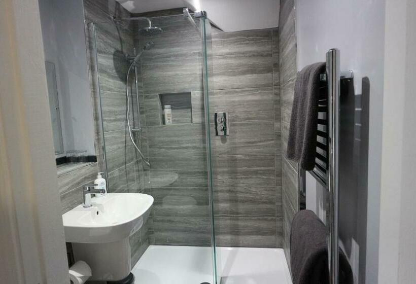 디럭스 룸, Number 33 Room Only