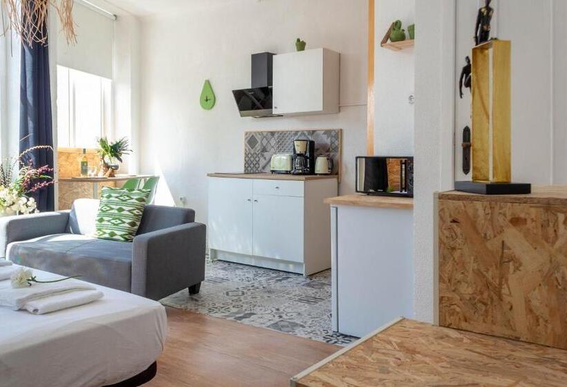 استودیو استاندارد با بالکن, Rua Do Paraíso