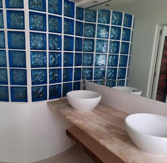 ویلای یک اتاق خوابه با استخر شنا, Tiko Lodge Sxm