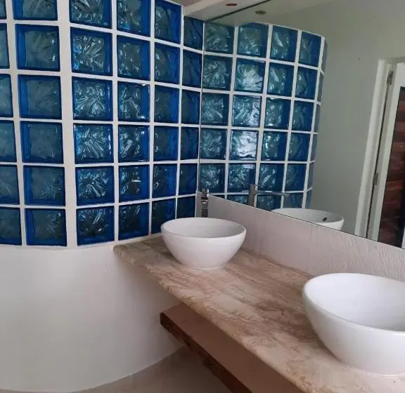 ویلای یک اتاق خوابه با استخر شنا, Tiko Lodge Sxm