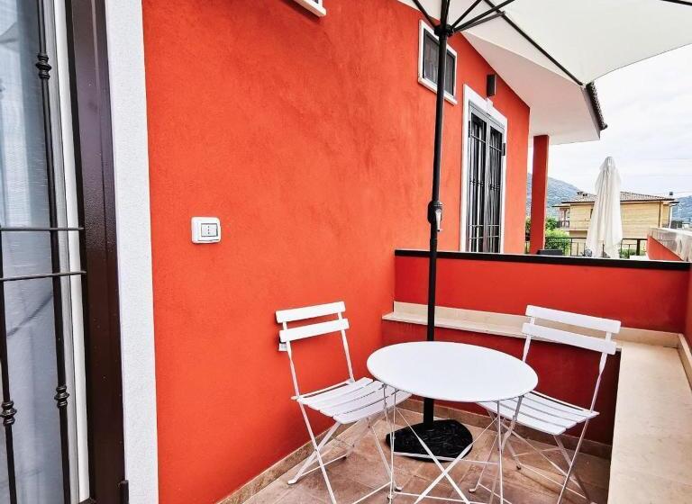 إستديو قياسى مزود بشرفة, Il Sentiero Di Leano