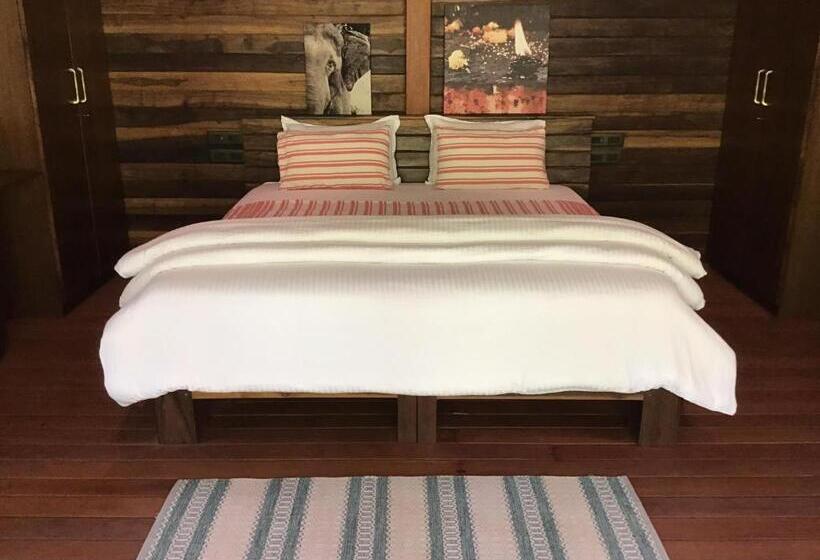 キングサイズベッドのデラックスルーム, Mojigao   Eco Resort