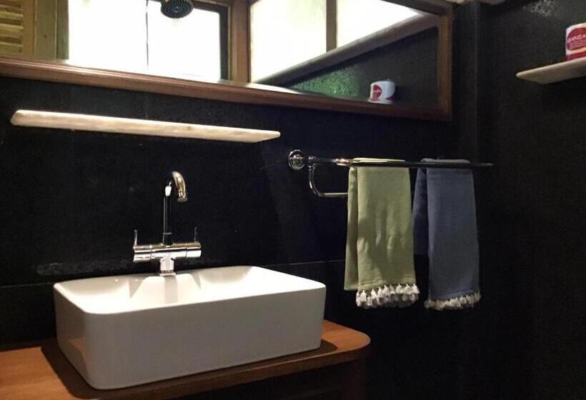 キングサイズベッドのスタンダードルーム, Mojigao   Eco Resort