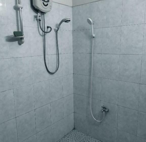 اتاق خانوادگی, Nhà Nghỉ Minh Quân