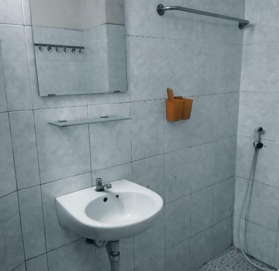 اتاق خانوادگی, Nhà Nghỉ Minh Quân