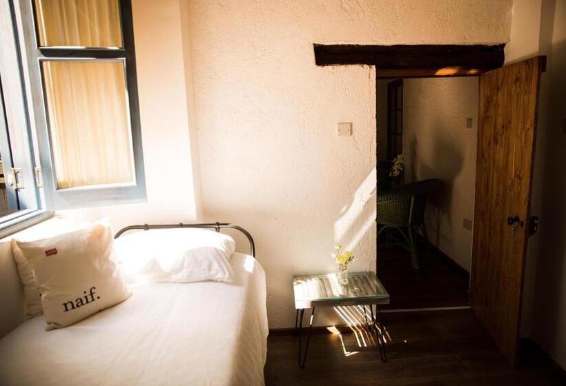 غرفة قياسية فردية, The Iskemleci Guest House