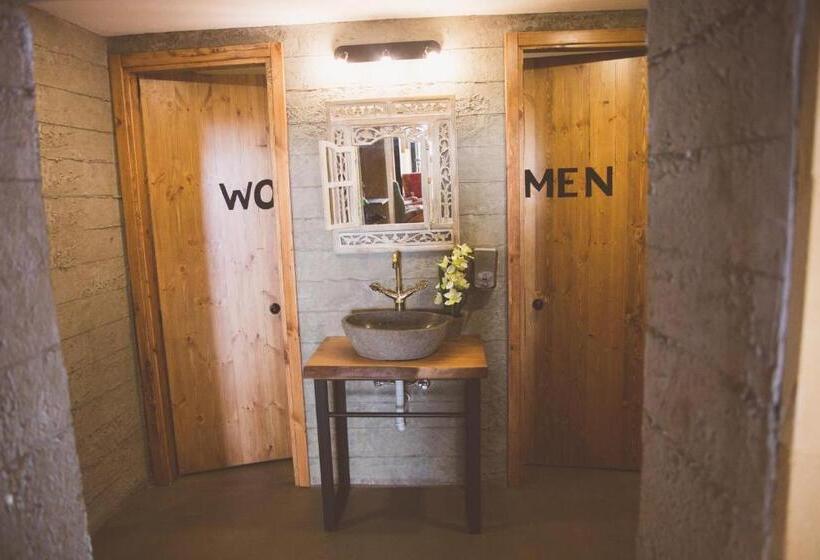 غرفة قياسية فردية, The Iskemleci Guest House