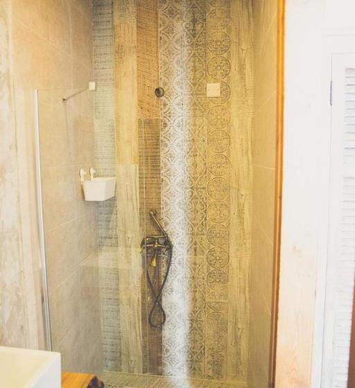 غرفة قياسية فردية, The Iskemleci Guest House