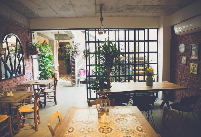 غرفة قياسية فردية, The Iskemleci Guest House