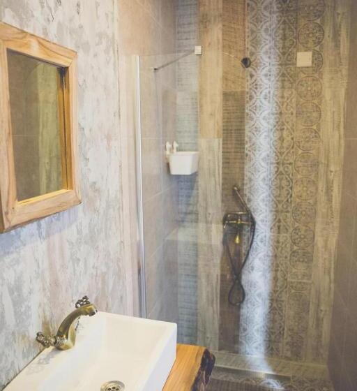 غرفة ديلوكس, The Iskemleci Guest House