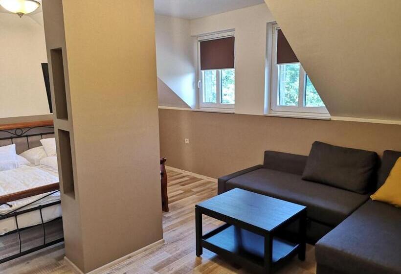 ファミリールーム, Wein&speiz Fogadó