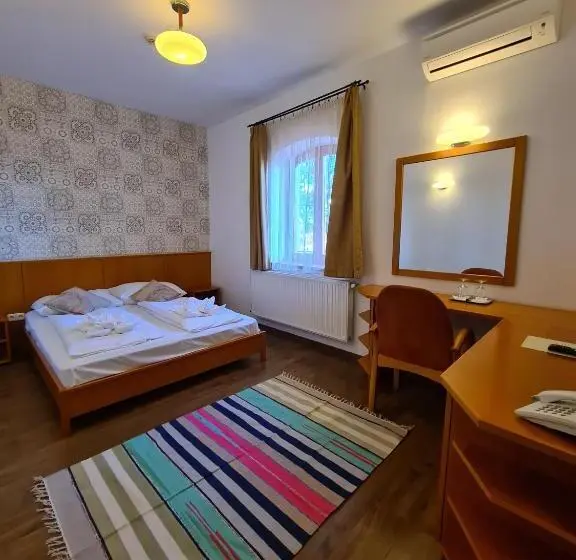 スタンダードルーム, István Parkhotel és Gasztrofarm