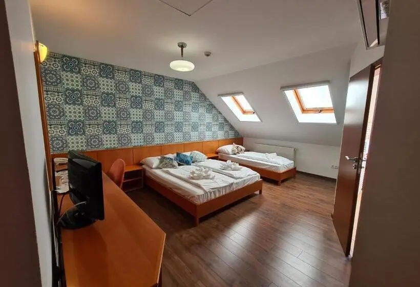 スタンダードトリプルルーム, István Parkhotel és Gasztrofarm