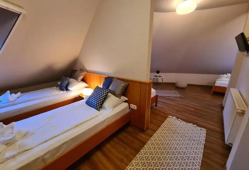 デラックススイート, István Parkhotel és Gasztrofarm