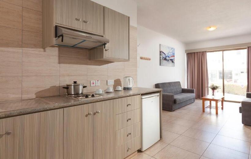آپارتمان 1 خوابه اینتریور, Penelope Beach Hotel Apts
