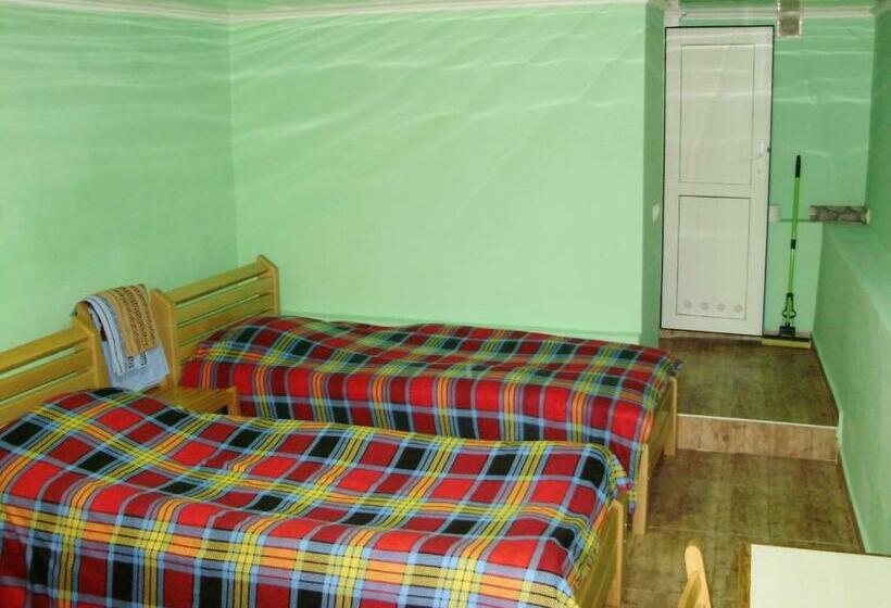 اتاق اکونومی, Apartment On Erekle 25a