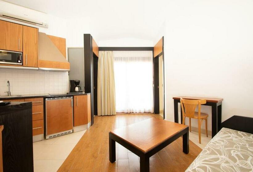 بنجلو قياسى, HL Miraflor Suites