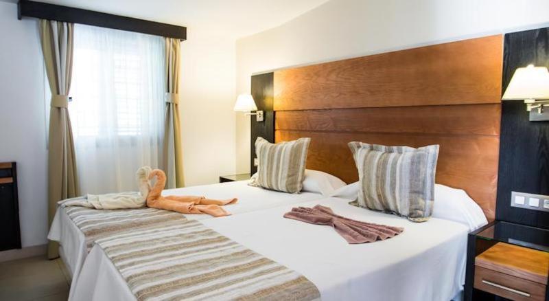 Полулюкс, HL Miraflor Suites