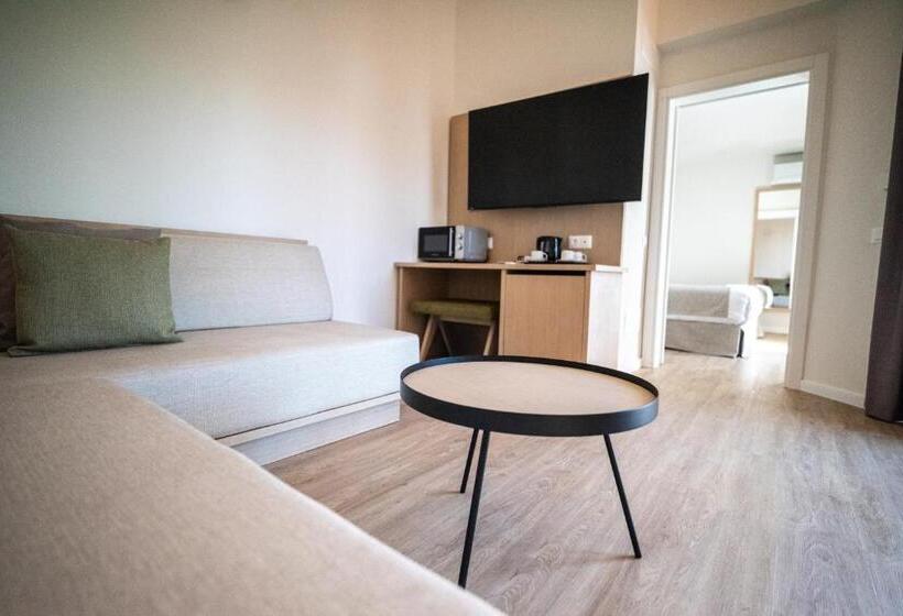 بنجلو سوبيريور, HL Miraflor Suites