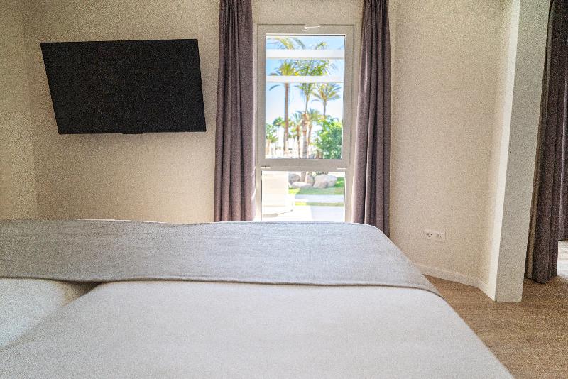 بنجلو سوبيريور, HL Miraflor Suites