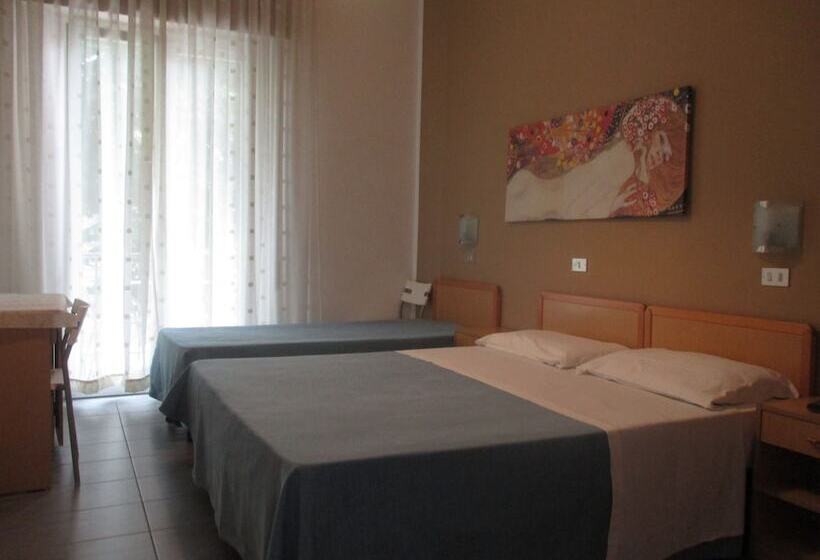 اتاق استاندارد سه نفره, Abamar