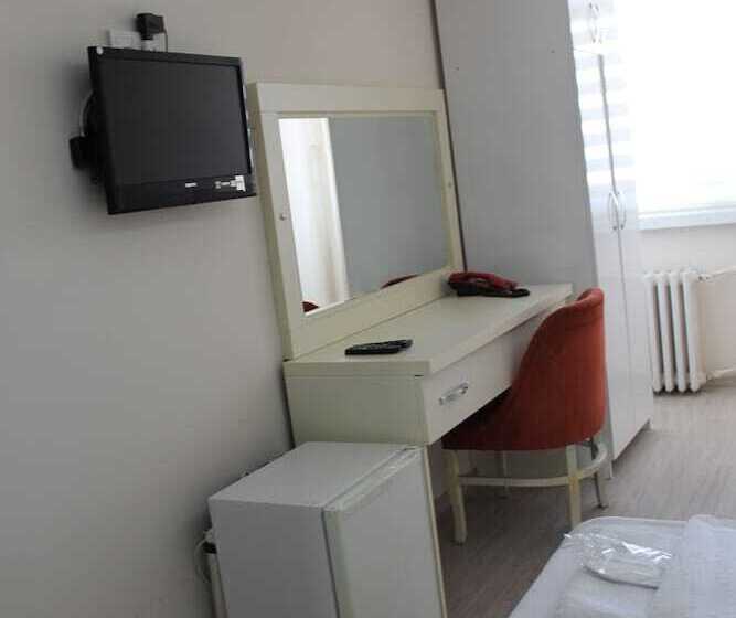 اتاق استاندارد سه نفره, Abro Necatibey