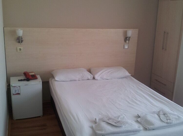 اتاق استاندارد یک نفره, Abro Necatibey