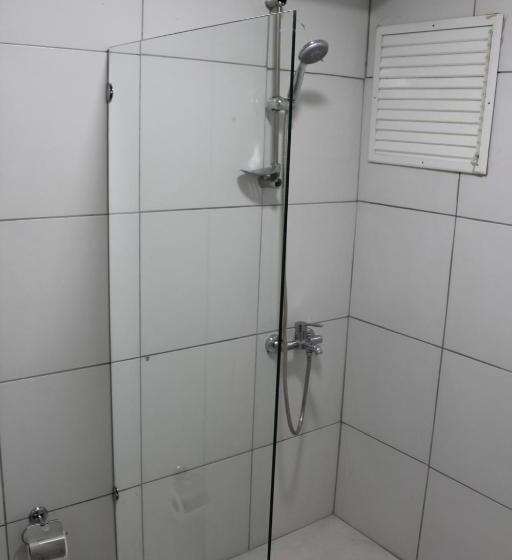 اتاق اکونومی یک تخته, Abro Necatibey