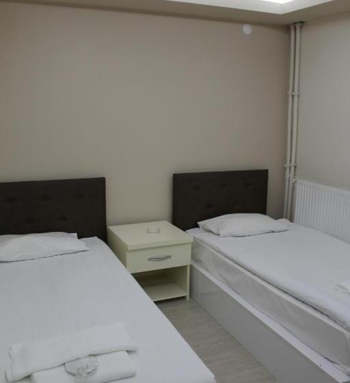 اتاق اکونومی, Abro Necatibey