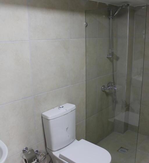 اتاق استاندارد یک نفره, Abro Necatibey