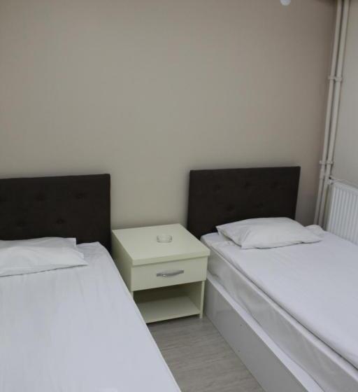 اتاق اکونومی, Abro Necatibey