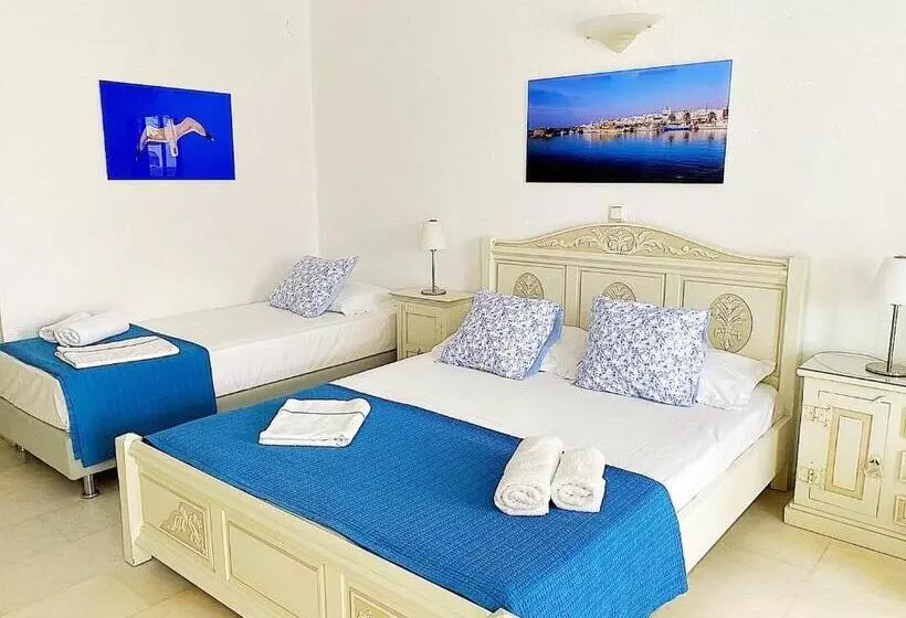 プールビュースタンダードステューディオ, Anthos Apartments