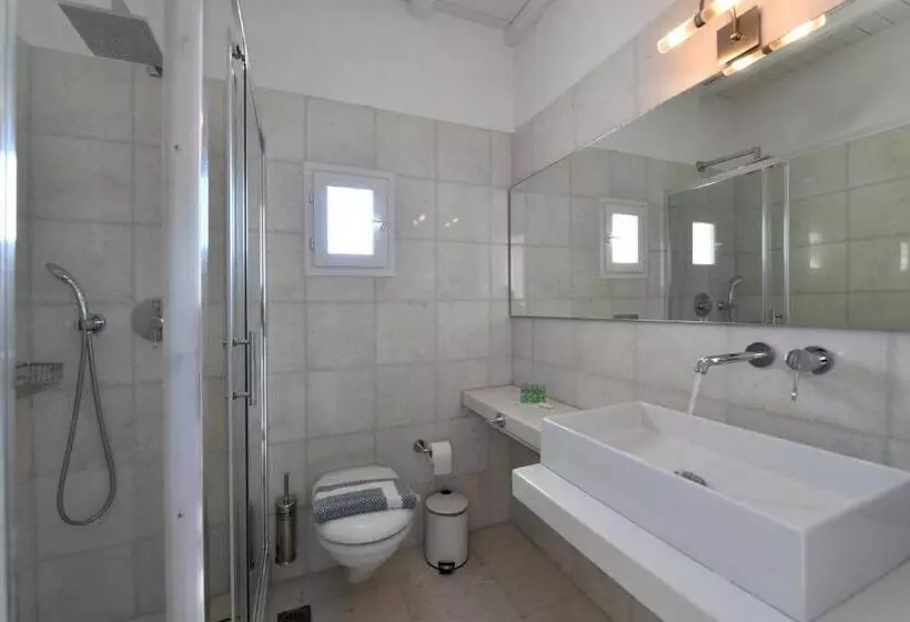 オーシャンビュースイート, Anthos Apartments