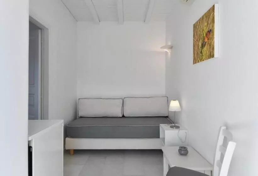 オーシャンビュースイート, Anthos Apartments